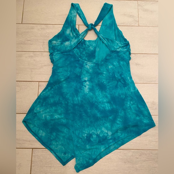 GENTLY USED VENUS SIZE LARGE SLEEVELESS BEADED TOP UNEVEN HEM TIE DYED LOOK - Picture 8 of 13